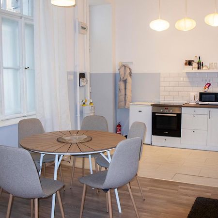Klau33 Apartment In Party District 부다페스트 외부 사진